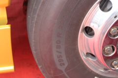 青岛解放 JH6重卡 智尊550 50周年限量版 550马力 6X4 AMT自动档牵引车(CA4259P25K2T1E5A80)