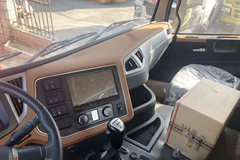 陕汽商用车 轩德X3L 560马力 6X4牵引车(SX4250X3L)