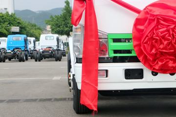 ���� ��ʮ��EV100 4.5T 4.25�׵��Ŵ��綯��ʽ�Ῠ96.77kWhͼƬ