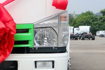 ���� ��ʮ��EV100 4.5T 4.25�׵��Ŵ��綯��ʽ�Ῠ96.77kWhͼƬ