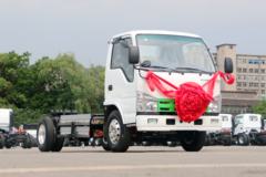 庆铃 五十铃EV100 4.5T 4.25米单排纯电动厢式轻卡(QL5041XXYBEVECCA1)96.77kWh