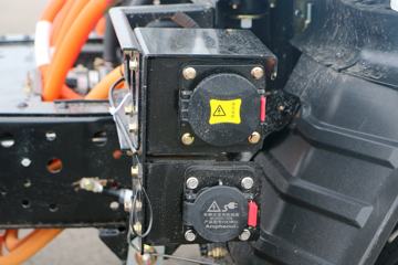 ���� ��ʮ��EV100 4.5T 4.25�׵��Ŵ��綯��ʽ�Ῠ96.77kWhͼƬ