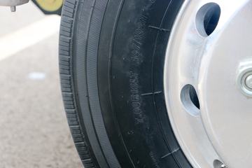 ���� ��ʮ��EV100 4.5T 4.25�׵��Ŵ��綯��ʽ�Ῠ96.77kWhͼƬ