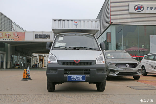 五菱 荣光小卡 1.2L 82马力 汽油 1.875米双排厢式微卡(LQG5029XXYSBCY)