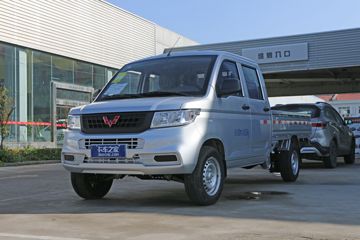 五菱 荣光新卡 1.5L 107马力 汽油 2.45米双排栏板微卡(LZW1028SPY)