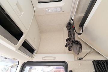 һ����� J7�ؿ� ������ 550���� 6X4 AMT�Զ���ǣ����(�����)(CA4250P77K25T1E5)ͼƬ