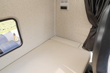 һ����� J7�ؿ� ������ 550���� 6X4 AMT�Զ���ǣ����(�����)(CA4250P77K25T1E5)ͼƬ