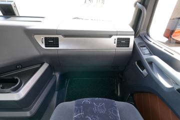 һ����� J7�ؿ� ������ 550���� 6X4 AMT�Զ���ǣ����(�����)(CA4250P77K25T1E5)ͼƬ