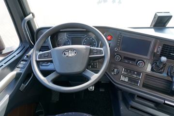 һ����� J7�ؿ� ������ 550���� 6X4 AMT�Զ���ǣ����(�����)(CA4250P77K25T1E5)ͼƬ