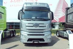 一汽解放 J7重卡 豪华型 550马力 6X2R AMT自动挡牵引车(CA4250P77K25T2E5)