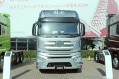 一汽解放 J7重卡 豪华型 550马力 6X2R AMT自动挡牵引车(CA4250P77K25T2E5)