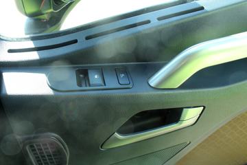 һ����� J7�ؿ� ������ 550���� 6X4ǣ����(��ѿ��)(CA4250P77K25T1E5)ͼƬ