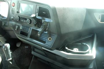 һ����� J7�ؿ� ������ 550���� 6X4ǣ����(��ѿ��)(CA4250P77K25T1E5)ͼƬ