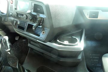 һ����� J7�ؿ� ������ 550���� 6X4ǣ����(��ѿ��)(CA4250P77K25T1E5)ͼƬ