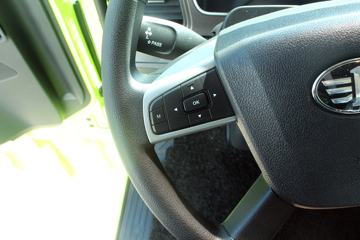 һ����� J7�ؿ� ������ 550���� 6X4ǣ����(��ѿ��)(CA4250P77K25T1E5)ͼƬ