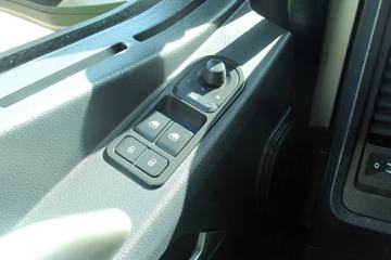 һ����� J7�ؿ� ������ 550���� 6X4ǣ����(��ѿ��)(CA4250P77K25T1E5)ͼƬ