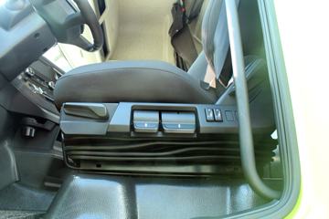 һ����� J7�ؿ� ������ 550���� 6X4ǣ����(��ѿ��)(CA4250P77K25T1E5)ͼƬ