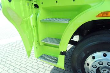 һ����� J7�ؿ� ������ 550���� 6X4ǣ����(��ѿ��)(CA4250P77K25T1E5)ͼƬ