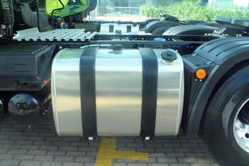 һ����� J7�ؿ� ������ 550���� 6X4ǣ����(��ѿ��)(CA4250P77K25T1E5)ͼƬ