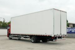 一汽解放 J6L重卡 领航版 240马力 4X2 9.7米厢式载货车(CA5180XXYP62K1L7E5)