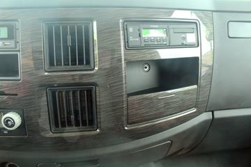 һ����� J6L�ؿ� �캽�� 240���� 4X2 9.7����ʽ�ػ���(CA5180XXYP62K1L7E5)ͼƬ