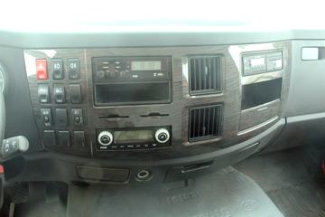 һ����� J6L�ؿ� �캽�� 240���� 4X2 9.7����ʽ�ػ���(CA5180XXYP62K1L7E5)ͼƬ