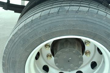 һ����� J6L�ؿ� �캽�� 240���� 4X2 9.7����ʽ�ػ���(CA5180XXYP62K1L7E5)ͼƬ