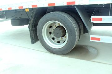 һ����� J6L�ؿ� �캽�� 240���� 4X2 9.7����ʽ�ػ���(CA5180XXYP62K1L7E5)ͼƬ