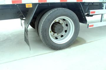 һ����� J6L�ؿ� �캽�� 240���� 4X2 9.7����ʽ�ػ���(CA5180XXYP62K1L7E5)ͼƬ