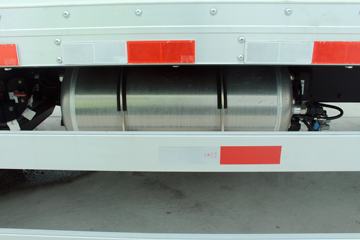 һ����� J6L�ؿ� �캽�� 240���� 4X2 9.7����ʽ�ػ���(CA5180XXYP62K1L7E5)ͼƬ