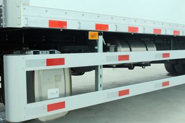 һ����� J6L�ؿ� �캽�� 240���� 4X2 9.7����ʽ�ػ���(CA5180XXYP62K1L7E5)ͼƬ