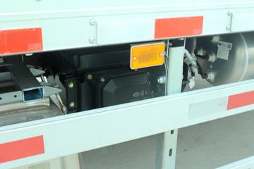 һ����� J6L�ؿ� �캽�� 240���� 4X2 9.7����ʽ�ػ���(CA5180XXYP62K1L7E5)ͼƬ