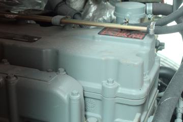 һ����� J6L�ؿ� �캽�� 240���� 4X2 9.7����ʽ�ػ���(CA5180XXYP62K1L7E5)ͼƬ