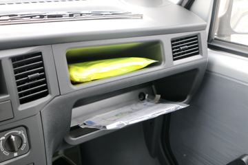 ���� ֮�� 1.2L 82���� ���� 2��˫��΢��(LZW1020SBQY)ͼƬ