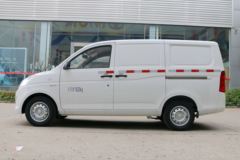 五菱 荣光V 112马力 汽油 1.5L封闭式货车