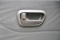 五菱 荣光V 112马力 汽油 1.5L封闭式货车