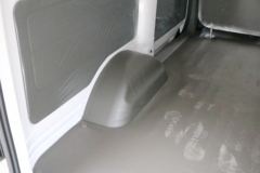 五菱 荣光V 112马力 汽油 1.5L封闭式货车