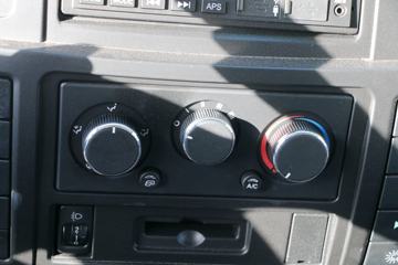 �ɵ��³� T3ϵ�� 129���� 4X2 3.64����ж��ͼƬ