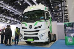 图森未来 550马力 6X4自动驾驶牵引车