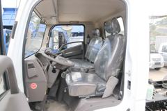 现代商用车 致道500M 加重版 156马力 4.165米单排厢式轻卡(CNJ5041XXYQDA33V)