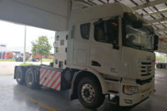 联合卡车 U440重卡 420马力 6X4 CNG牵引车(SQR4252N6ZT4-2)
