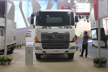 广汽日野 700系列重卡 450马力 6X4牵引车(平顶)(YC4250SS1EL5)