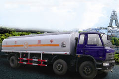 江铃重汽 180马力 6X2 加油车(SXQ5250GYY)