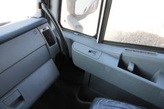 上汽红岩 杰狮 336马力 8X4 混凝土搅拌车(CQ5314GJBHTG336)