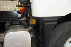 华菱 星凯马重卡 375马力 6X4 牵引车(HN4250HP40C2M3)