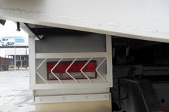 华菱重卡 336马力 6X4 5.6米自卸车(HN3252P34C9M3)