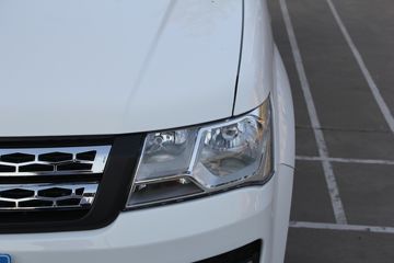 �������� ����F30 2016�� ��Ӣ�� 1.5L���� 112���� ����˫��Ƥ��ͼƬ