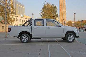 �������� ����F30 2016�� ��Ӣ�� 1.5L���� 112���� ����˫��Ƥ��ͼƬ