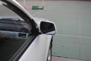 �������� ����F30 2016�� ��Ӣ�� 1.5L���� 112���� ����˫��Ƥ��ͼƬ