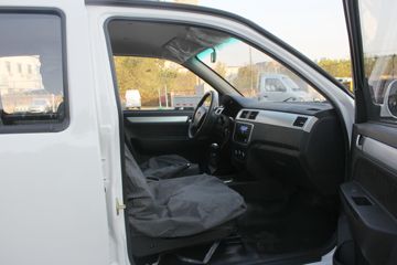 �������� ����F30 2016�� ��Ӣ�� 1.5L���� 112���� ����˫��Ƥ��ͼƬ